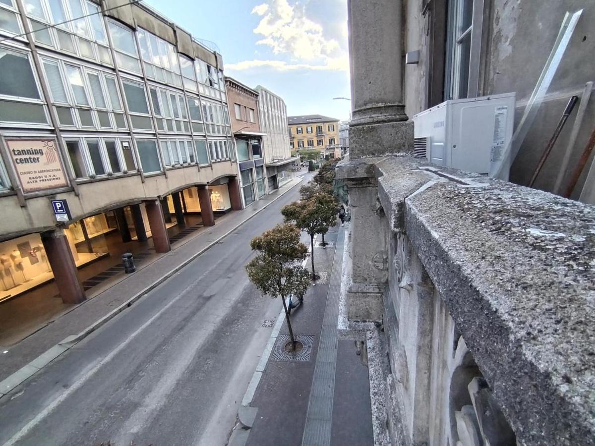 Loft Via Morosini Centro Varese - Ixihome Buitenkant foto